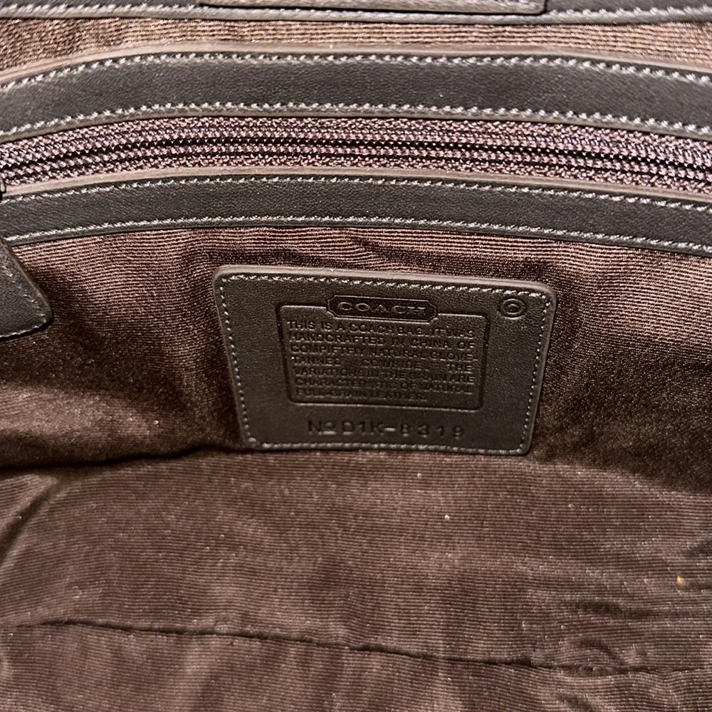Coach Girl GT Hobo NWT - Picture 6 of 8